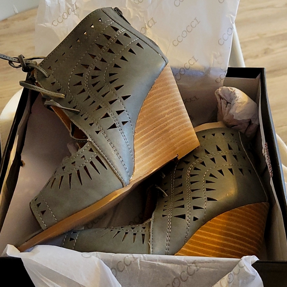 CCOCCI GREY WEDGE LACE-UP SANDALS - NIB